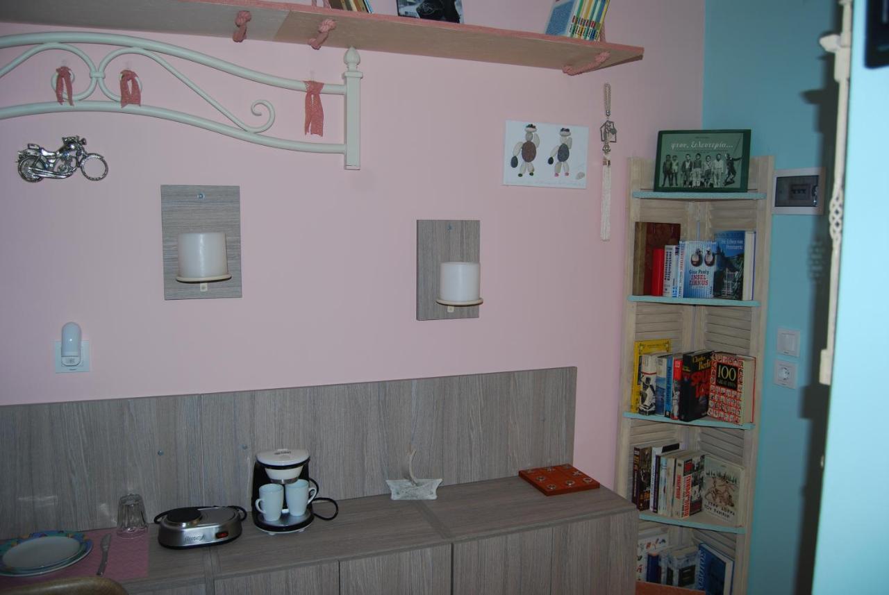 Luxury Traditional Room The Small Bookstore Kastro-Kyllini Ngoại thất bức ảnh
